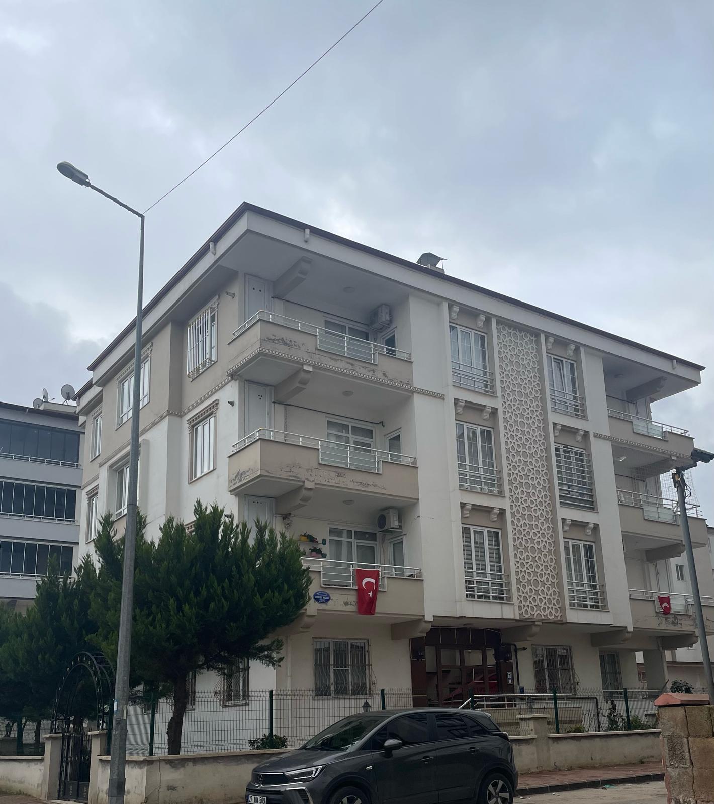 BÜLENT HAZNEDAR APARTMANI